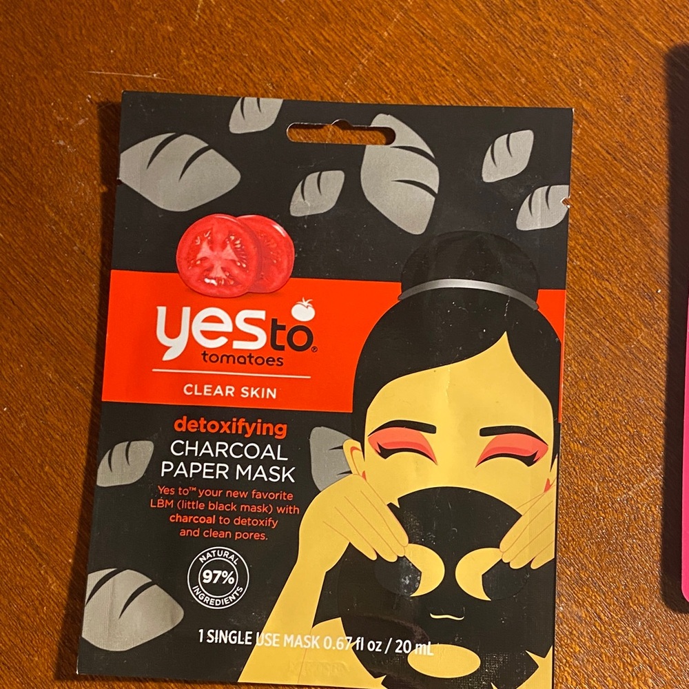 A variety of masks and skincare - Picture 14 of 15